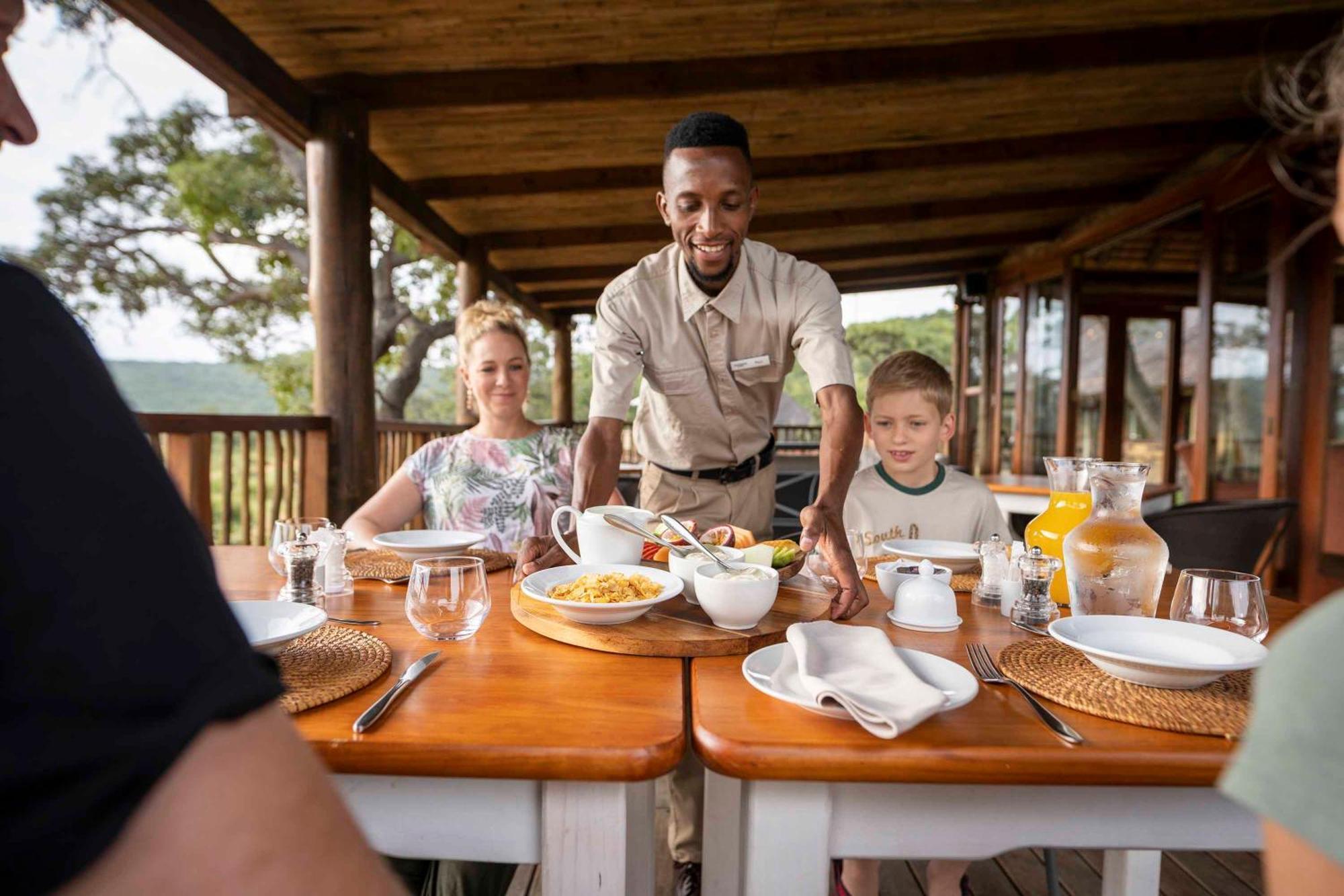 Ekuthuleni Lodge Strand Dış mekan fotoğraf