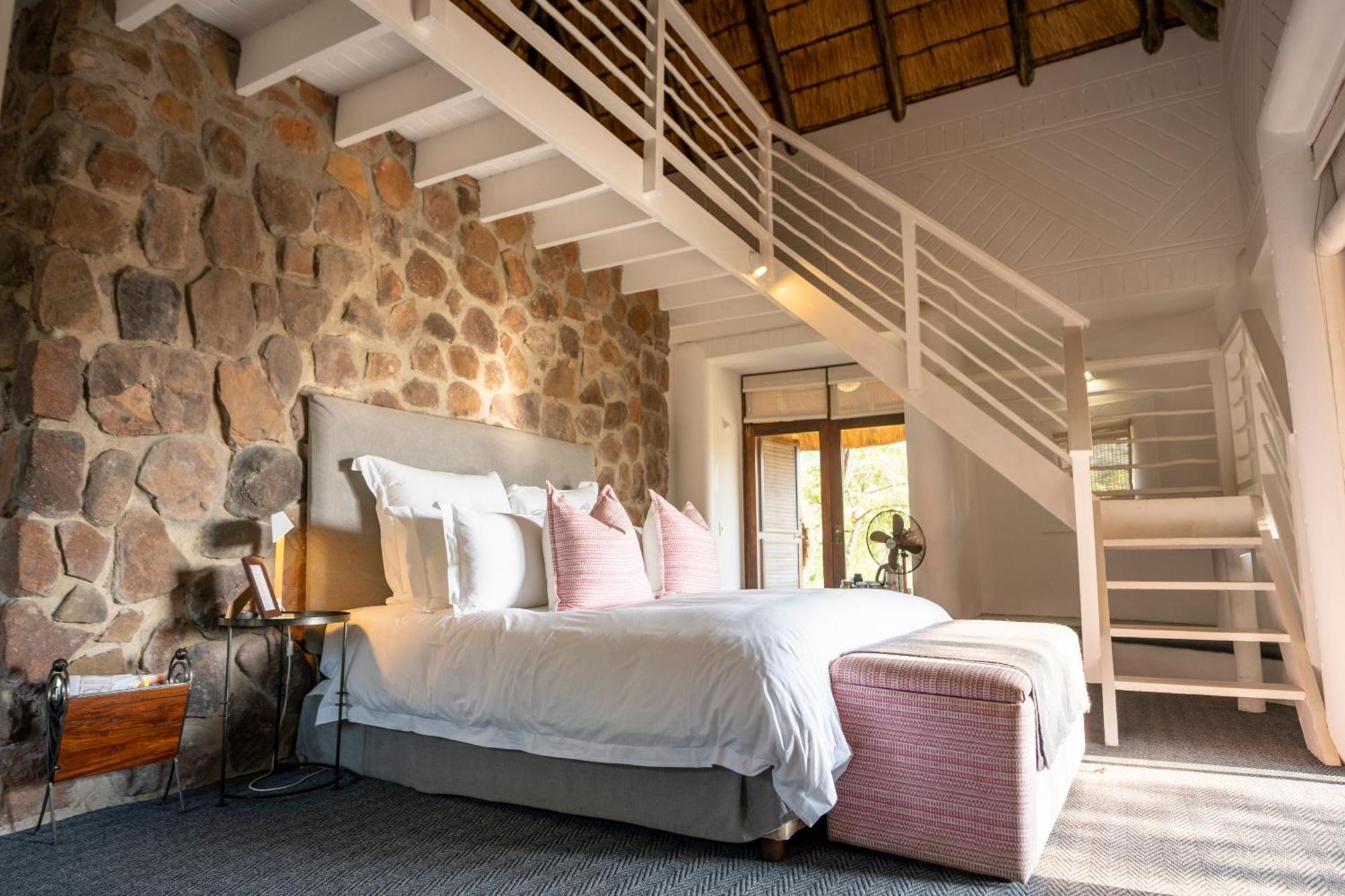 Ekuthuleni Lodge Strand Dış mekan fotoğraf